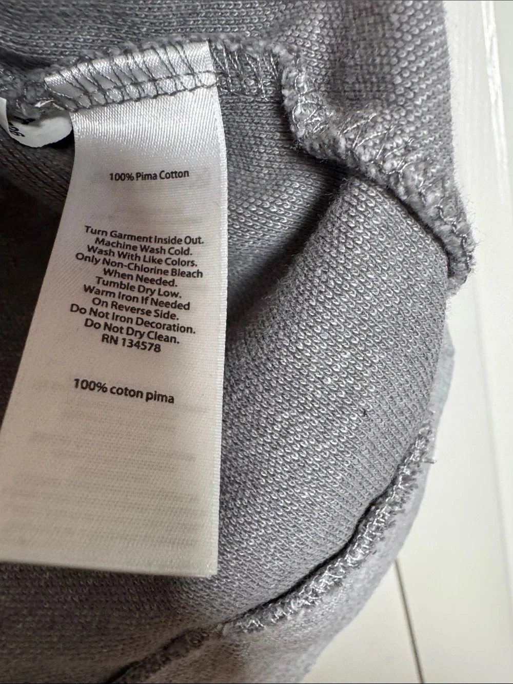 Vineyard Vines Men's Heather Gray Quarter-Zip with Navy Trim Pima cotton small